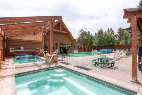 Four Oclock Lodge B06 in Breckenridge