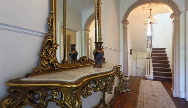 Grand Georgian Residence, with period charm!3 Bed in Dublin 2