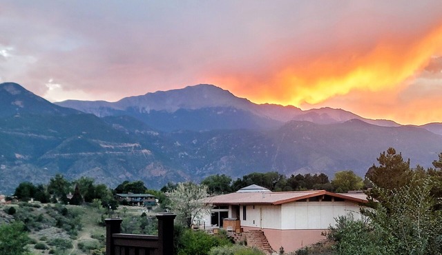 Grandview Mesa - Amazing Mountain Views! in Colorado Springs