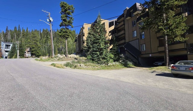 GreatEscape Big White Upper Ski Hill Condo w/PRIVATE SAUNA! in Beaverdell