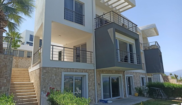 Ground Floor Apt with Private Garden – Peaceful Stay at Lavender Residence in Aydın
