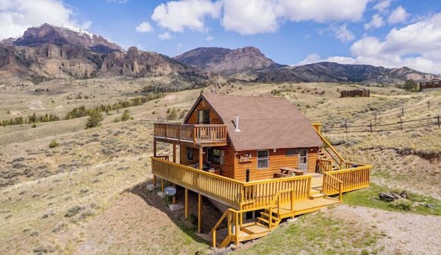 High Point Hideout- Mountain Top Views, Location on the way to Yellowstone in Cody