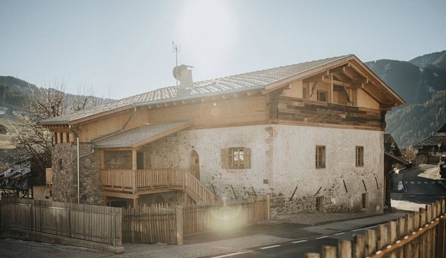 Holiday Home 'Alpin Chalet Samer' with Mountain View, Private Terrace and Wi-Fi in Sarentino
