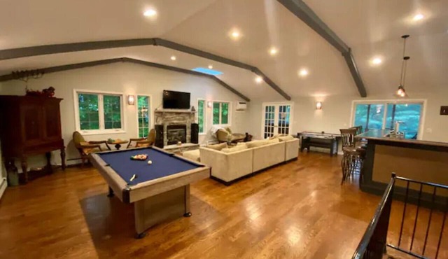 House by a Stream 6BR/4BA w/a Sauna & Hot Tub in Pocono Summit