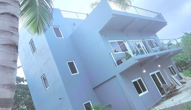 Huge modern Beach Villa dream 4 stories 360 views reef and lagoon