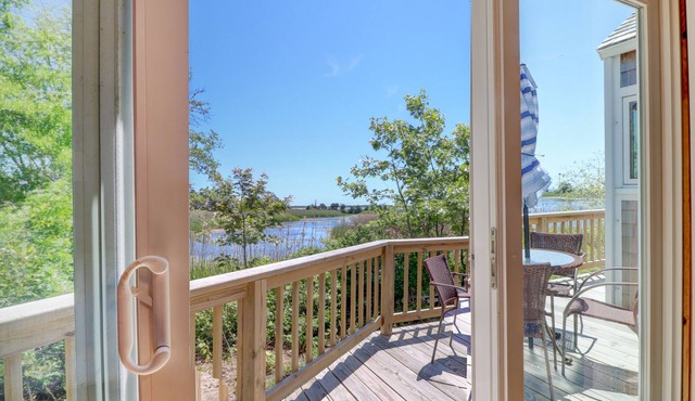 HyannisPort Cottage with Ocean Views and Short Walk to 3 nice Ocean Beaches! in Barnstable