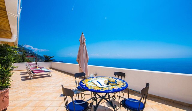 Ideal for young couples, families or friends. Spectacular view, Wi-Fi in PRAIANO