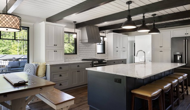 Idyllic Mountain and Lake Getaway in Gilford