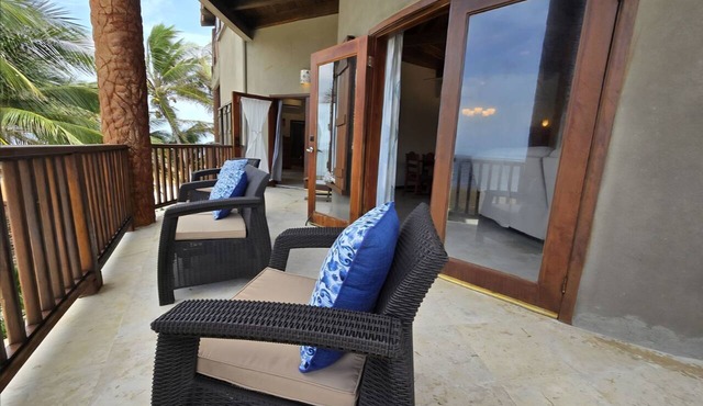 Indigo Belize 1B Beach front, reef view, sleeps 8