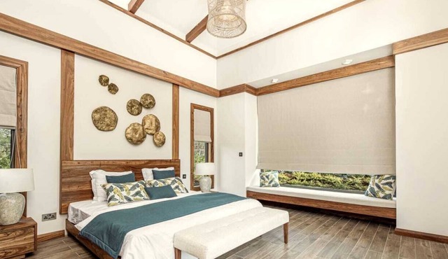 Jacaranda Pool Villas with Maritim 5 Star Beach Resort access in Balaclava