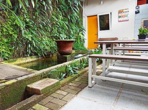 Jeng Tini Guest House in Bogor