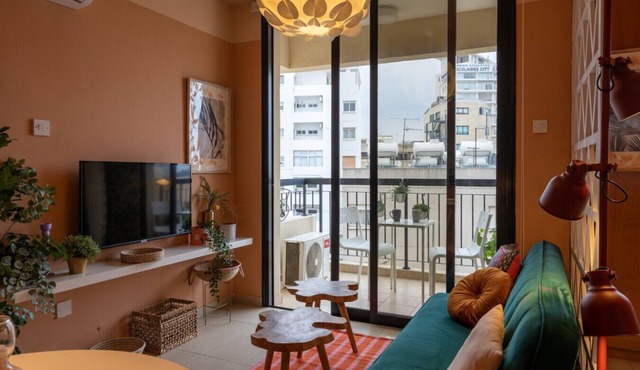 Johny`s Spot - 1-BR Apartment & Balcony in Larnaca in Cyprus - Larnaca