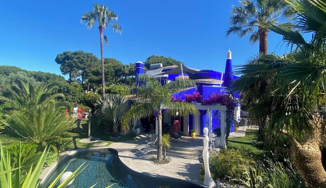 Large luxury detached villa 4 en-suite bedrooms private pool golf at 300 meters in VILAMOURA