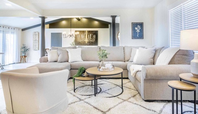Le Chandelier: Nestled Amidst Breathtaking Scenery , 5 Miles from the Ark in Williamstown