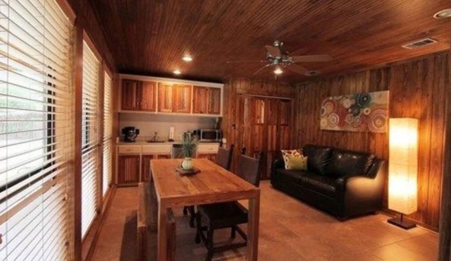 Live Oaks Bed and Breakfast in Uvalde