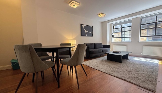 London Bridge Riverside Luxury Serviced Apt | AC | Fast WiFi Prime City Location in London