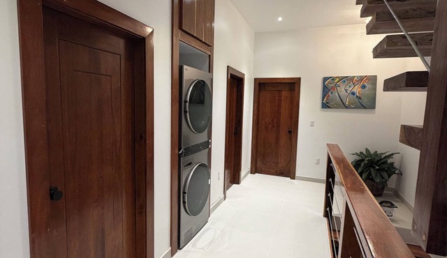 Lovely 3-bedroom building with AC in vibrant Caye Caulker