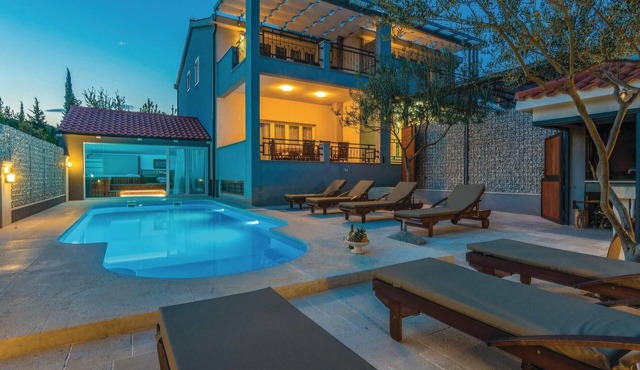Lovely home in Pridraga in Pridraga