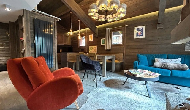 Luxury 3 bedrooms, 2 bath duplex with open fireplace in Val-d'Isère
