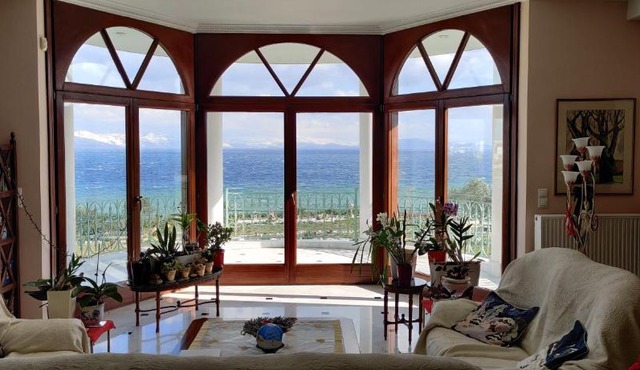Luxury beachfront appartment in Attika in Mati