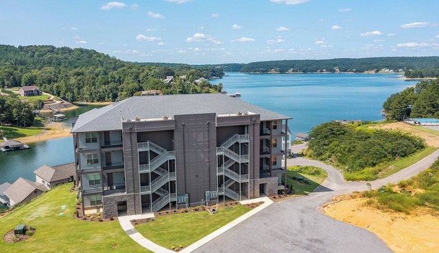 Mallard Pointe unit 200- Luxury condo- conveniently located! in Cullman