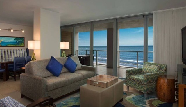 Marriott's Crystal Shores.The Perfect Getaway in this Luxurious 2 Bedroom in Marco Island