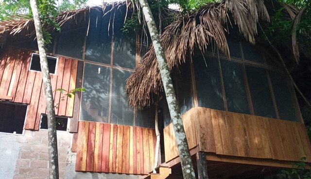 Maya Cave House. Overnite in a cave in Belize, with howler monkeys as neighbours
