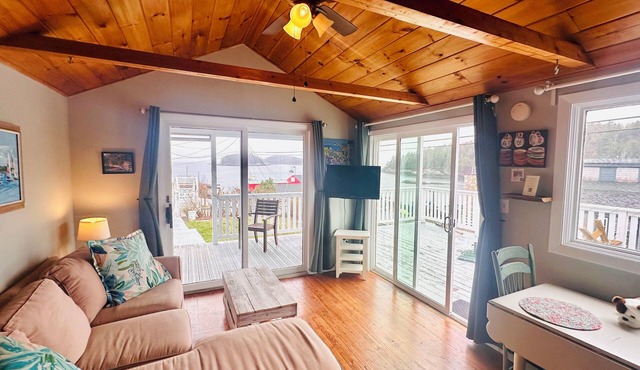 Mid Coast Getaway w/water views in Phippsburg