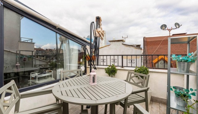 Missafir Exquisite Flat with Terrace in Nisantasi in Istanbul