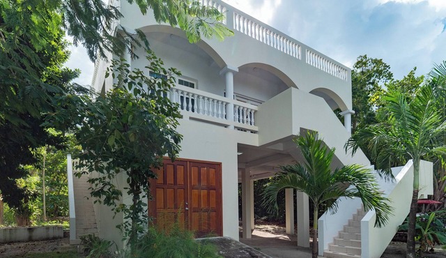 Modern 2 Bedroom Villa near Truck Stop, restaurants & entertainment