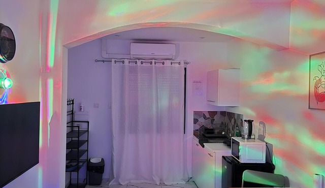 Modern air-conditioned studio - Independent entrance in Bourgoin-Jallieu