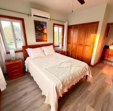 Modern Belize Retreat - Beach Club & Walk to Beach!