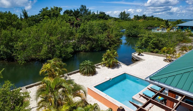 Modern Home with Private Plunge Pool in Placencia