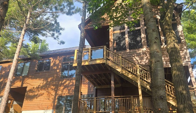 Muskoka Waterfront Cottage on 54 acres, 10 minutes from Gravenhurst in Gravenhurst