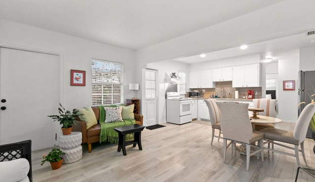 NEW Bayside Escape Cozy Hideaway Near Bayshore in Tampa