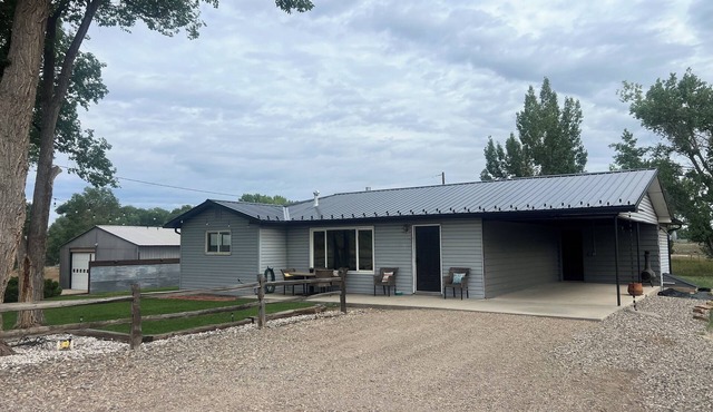 NEW LISTING!Quiet Country House located just 2 miles out of town in Cortez