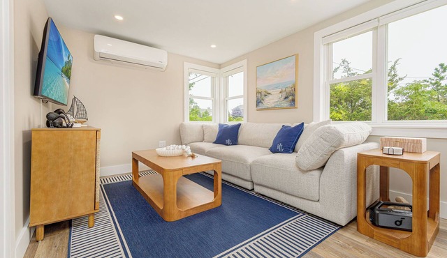 New Sagamore Beach House 2BR on Private Road in Sandwich