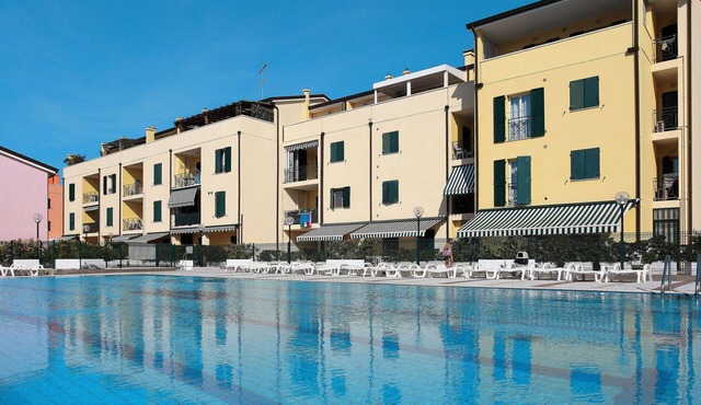 Nice apartment for 4 guests with A/C, WIFI, pool, TV and terrace in Caorle