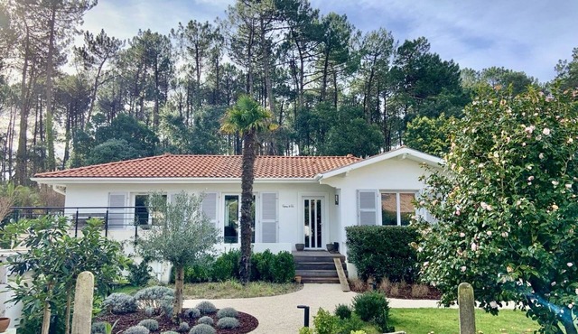 Nice Charming Villa with Swimming Pool, right by the forest, 7 min. from Beaches in Labenne