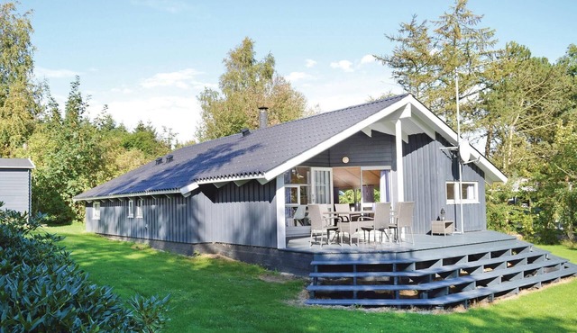 Nice home in Græsted with sauna in Græsted