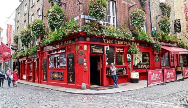 No Melhor bar do Templo Turístico de Dublin in Dublin