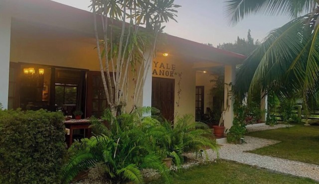 Ocean Views, Pool, Fishing, King & Queen Beds, Kitchen, BBQ, BTB Approved, Quiet