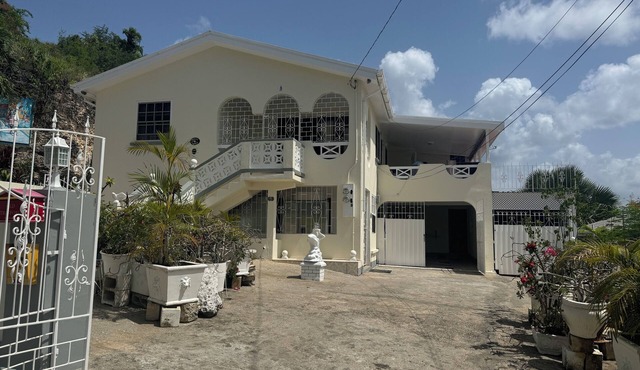 Ocean views, spacious 3 bed apt in Fitts Village - 6 min walk to beach in Oxnards
