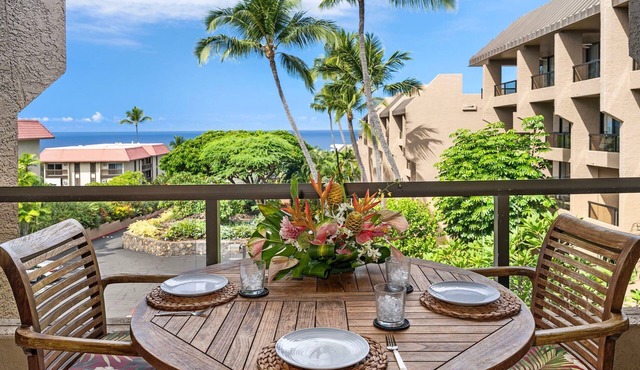 🏖️Ocean Views, Walk to Kona Town, Pool & AC in Kailua-Kona