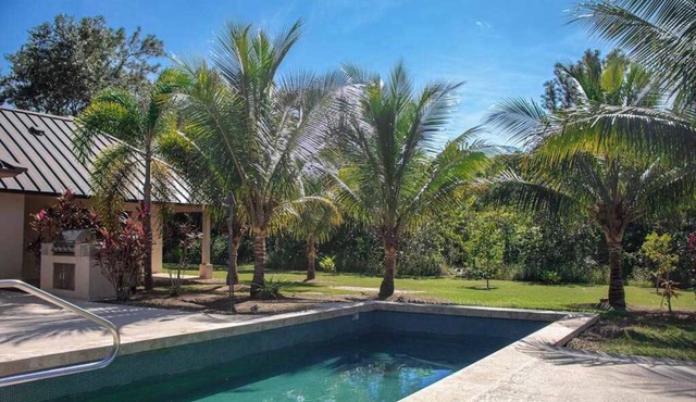 Off-grid oasis with private pool, patio, grill & partial AC