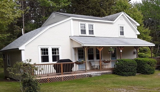 On Sebasco Estates, 4 Bedroom House, Ocean Views, Close to Beaches and Golfing. in Phippsburg