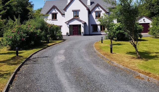 Orchard House, Ballyvaughan - Deluxe Holiday home on on the Wild Atlantic Way. in Ballyvaughan