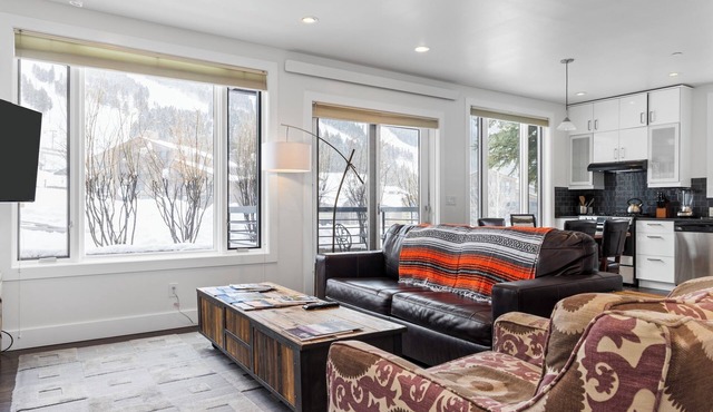 Outpost: King Ridge 4 - AC & Hot Tub! in Jackson