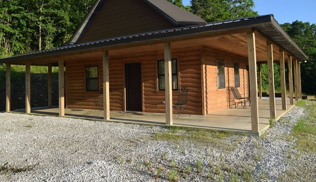 Ozark Mountain Trails Cabin Located at Sand Gap, Arkansas. in Pelsor