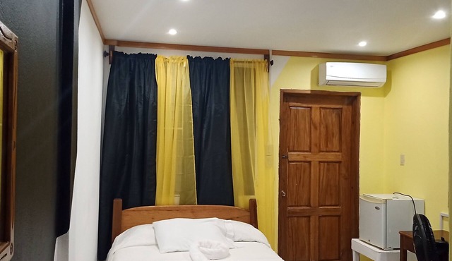 Pal's on the Beach - A Gold Standard Hotel